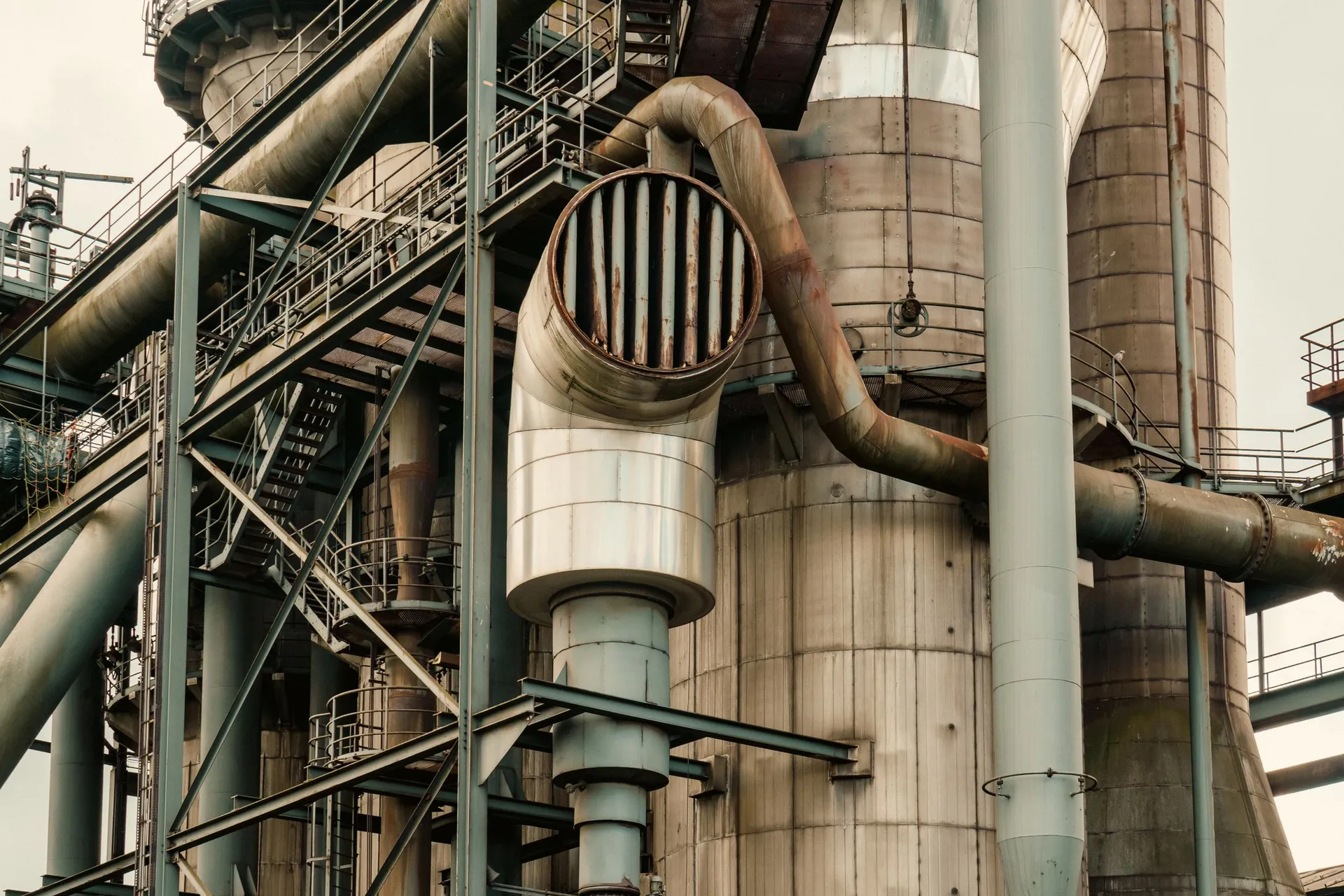 Chemical plant with reactors, towers and process piping