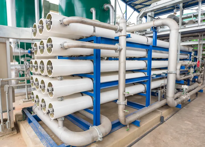Reverse osmosis membrane train in a treatment plant